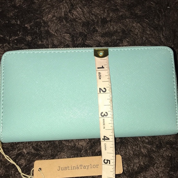 Nwt mint emoji all around zippered wallet - Picture 6 of 6